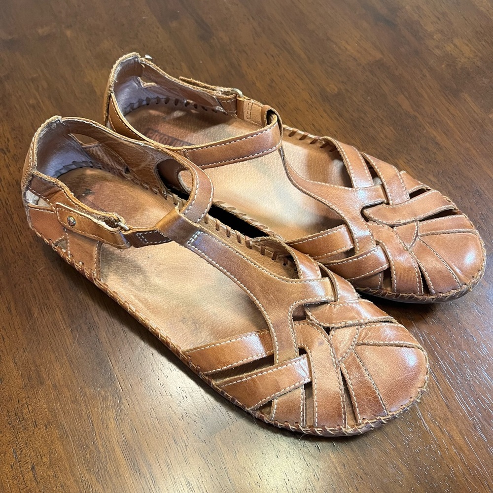 Pikolinos Size 9/40 leather sandals